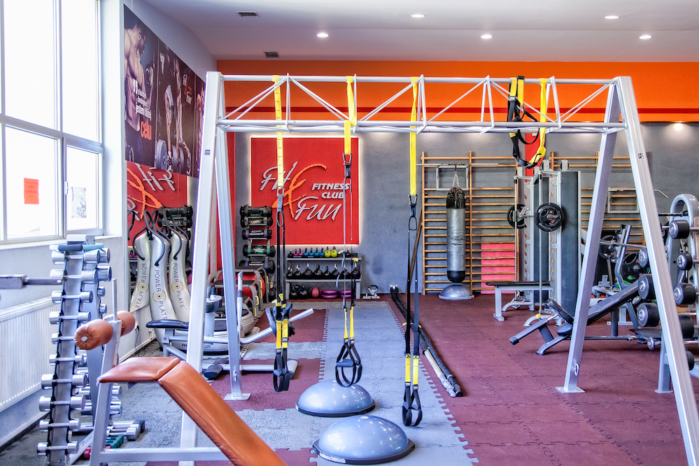 strefa crossfit na siłowni